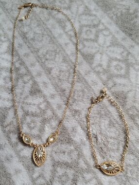 Signed GV9 Vintage Gold Tone Marquise Filigree Necklace & Bracelet Set